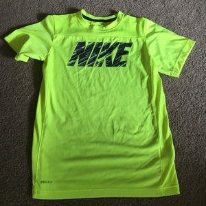 boys nike shirt